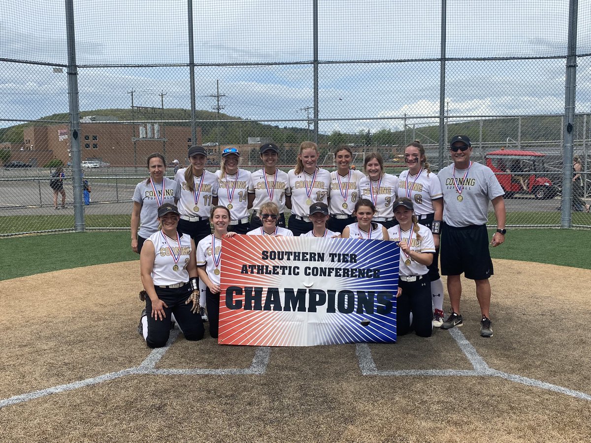 Your 2022 Varsity Softball STAC Champions! Go Hawks! #HawkNation 💪🏽🏆🥎