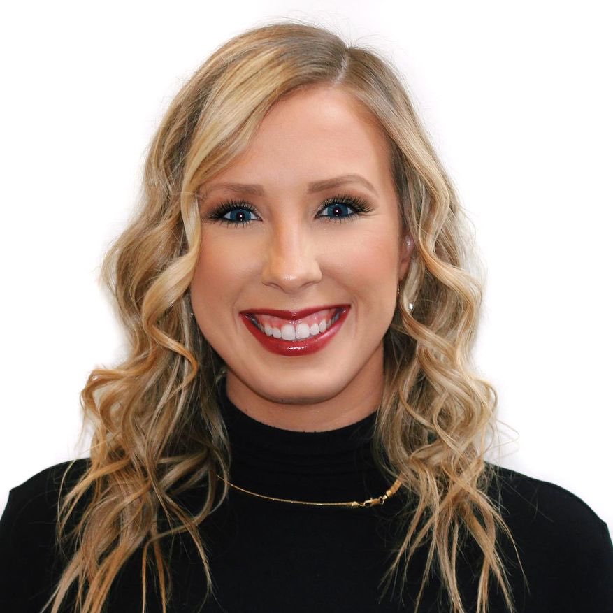 wvuimc's tweet photo. Join us for a #ShoutoutSaturday for Jessica Mannering (BSJ, 2018; M.S. IMC, 2020) 🎉 @ssejipoo 

She recently had the opportunity to be a guest on Hoffmann Murtaugh Inc.'s HM DL Podcast with Shea H Murtaugh! Check it out ➡️ https://t.co/1zs7va8Hbt https://t.co/HhPfa0z3eX