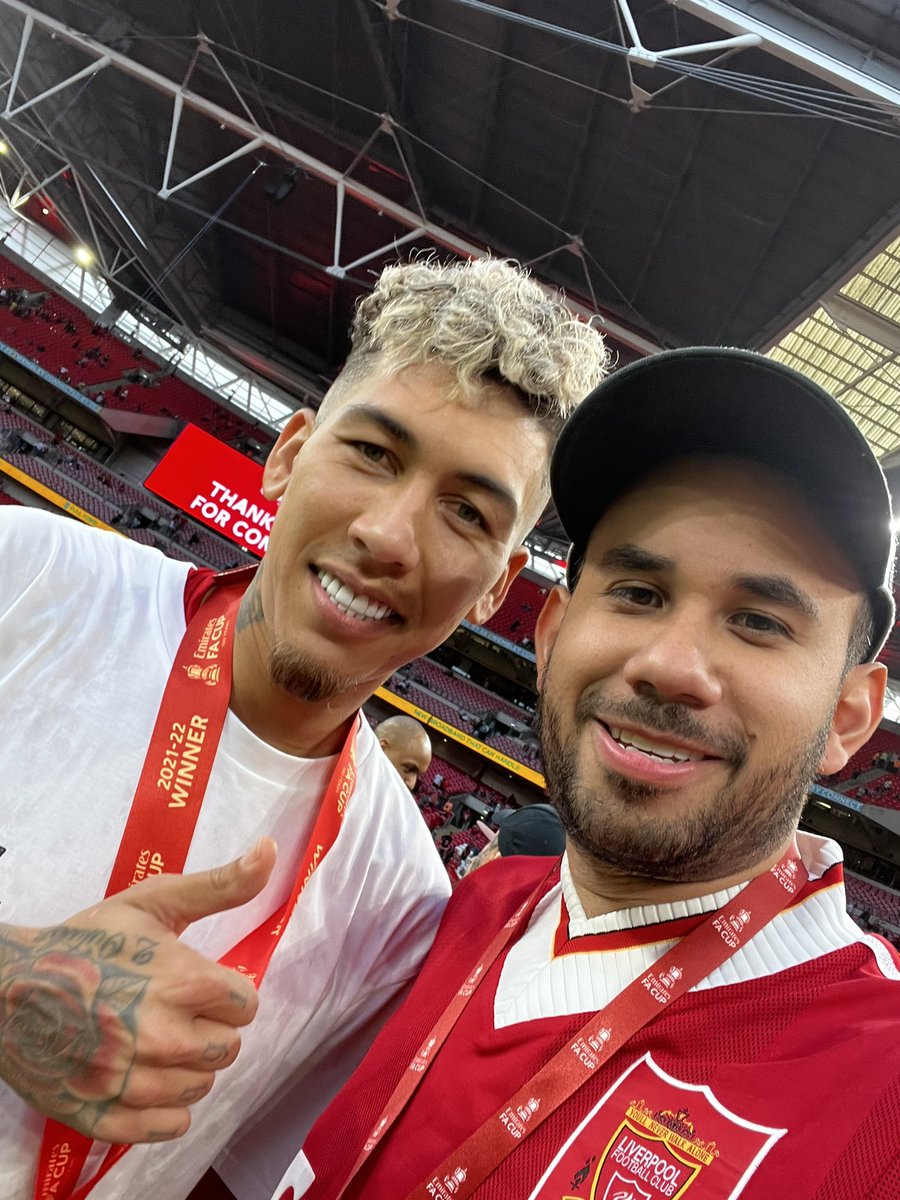 werevertumorro's tweet photo. Felicidades hermanitos. Los veo en el bulldog al rato. @EmiratesFACup #EmiratesFACup https://t.co/jlv5uEasL6