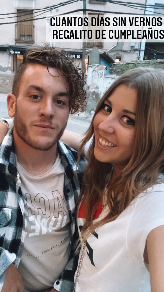 BeaF46058109's tweet photo. Ver a mi @igpegri93 , un regalito mas de cumpleaños.
Un poquito grecas pero felices. https://t.co/rbgyGlm9VD