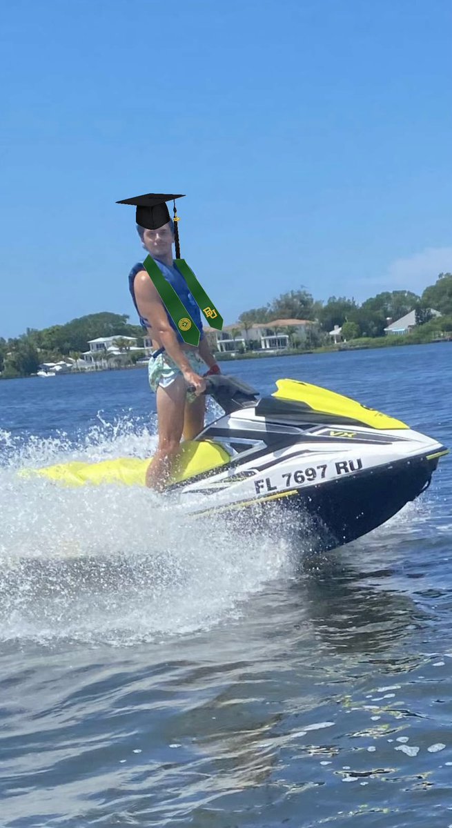 iluvenjambre's tweet photo. Congratulations Declan, so proud!!!!! #SicEm #BaylorGrad #BU22 https://t.co/CF3Fujlgj6