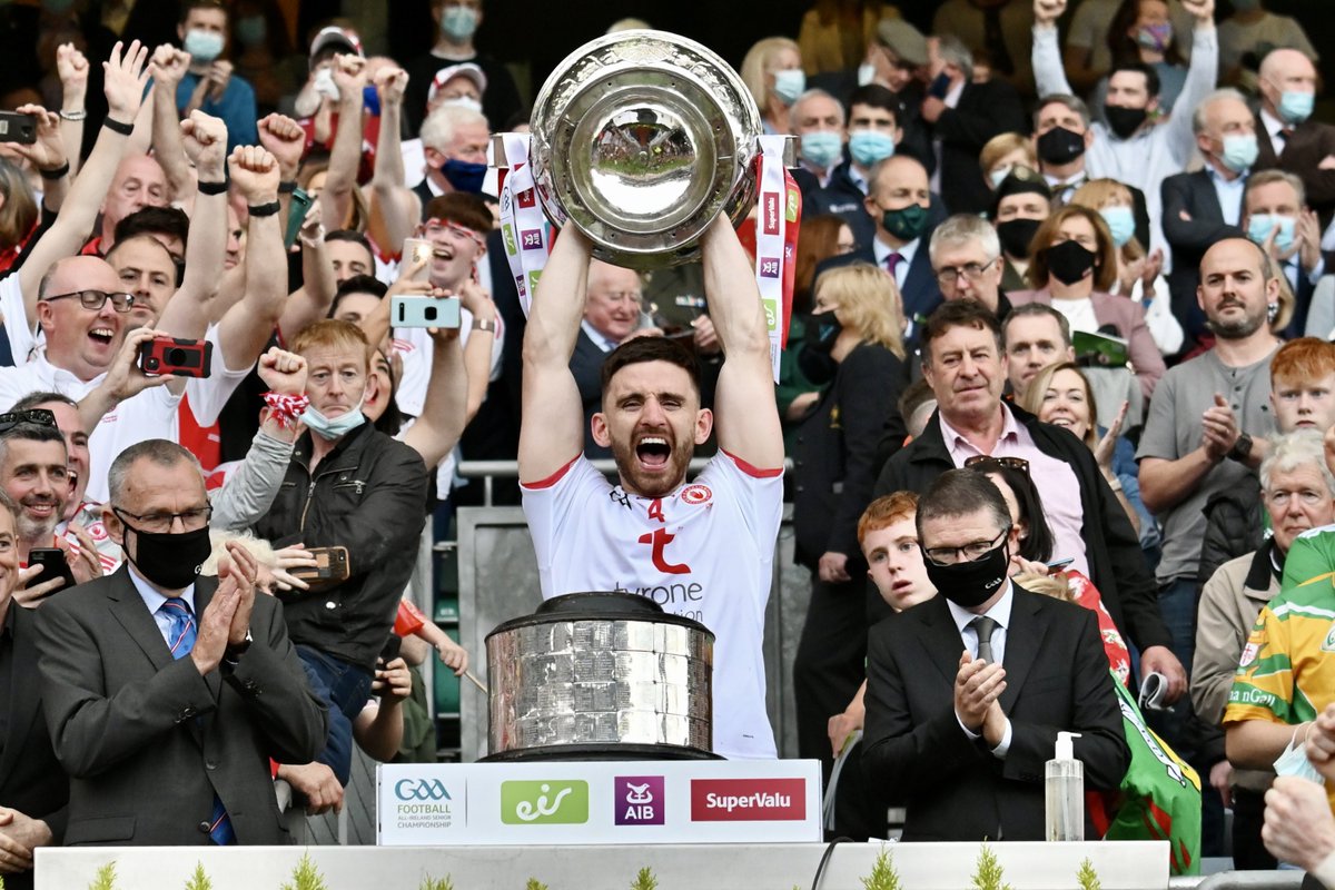 TyroneGAALive's tweet photo. All Ireland winning Captains 🤝 @NaFianna1903 https://t.co/aqHx5HRV1Y
