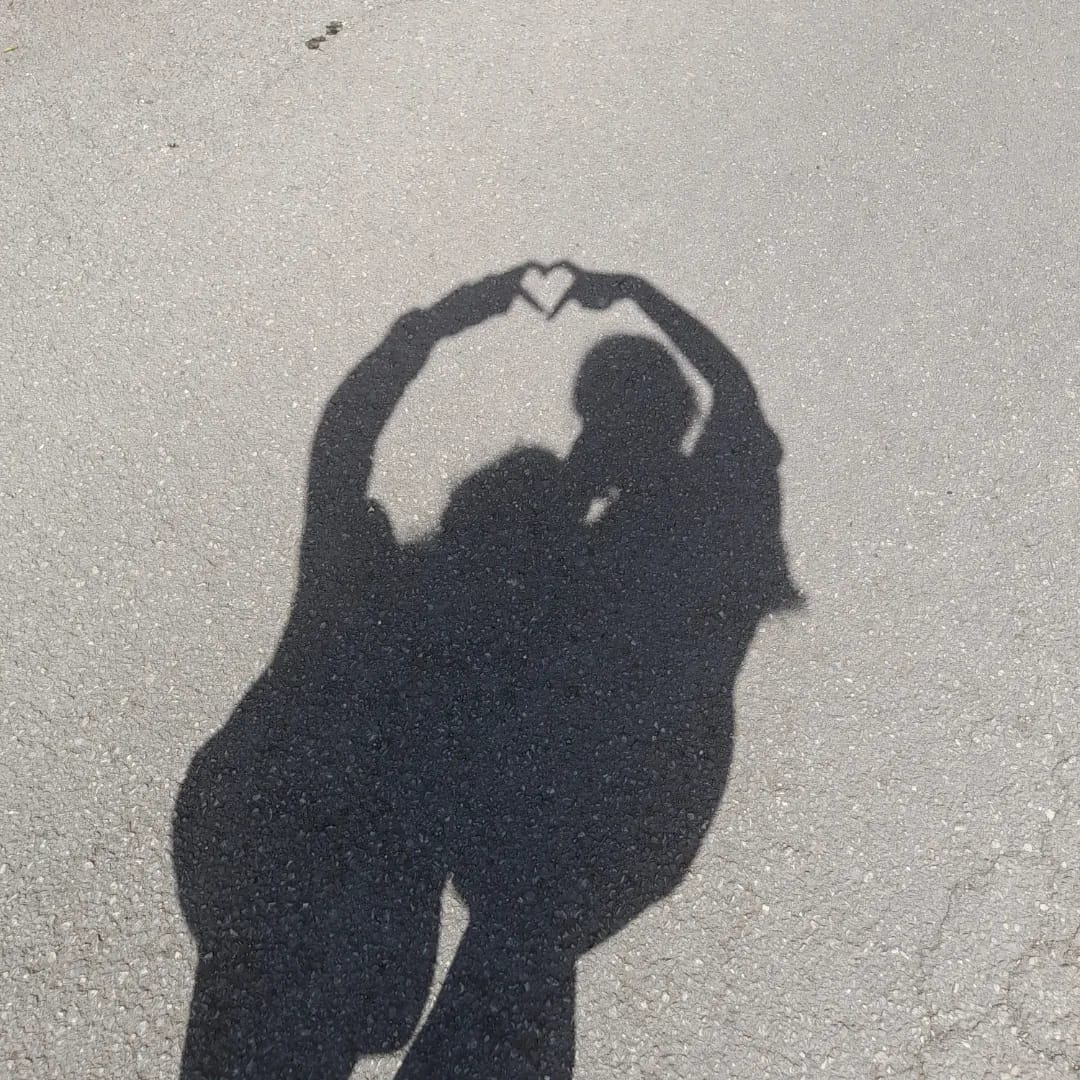 Best friends watching Little mix together 😄 Emma and Devon 😄 #LittleMixLastShow