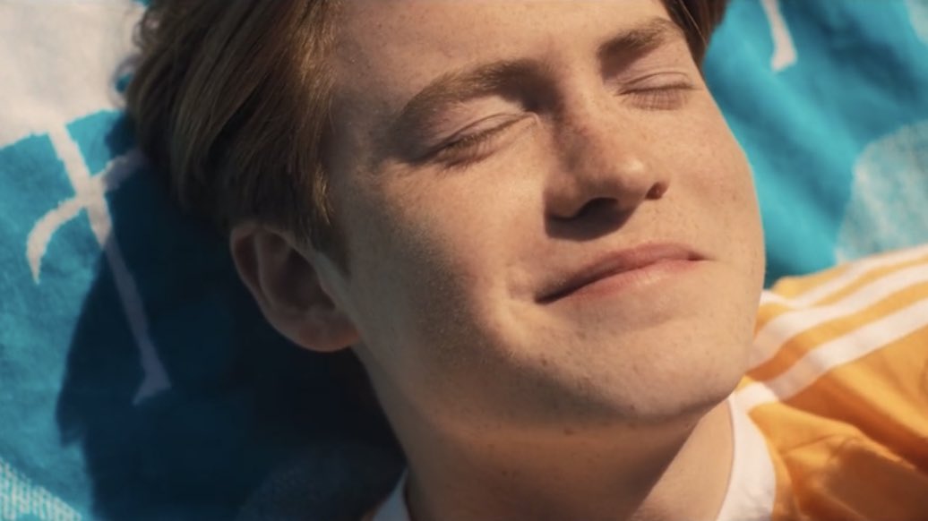 Ioverspring's tweet photo. their smiles when they’re cuddling on the beach i feel Fragile https://t.co/xO5AbLrn5R