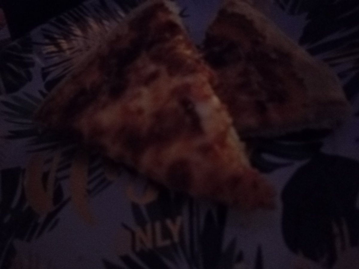 PeachyMeganfp's tweet photo. Watching Zegan videos with pizza >>they always making my day Zegan the best couple @AviatorGaming @MeganPlays https://t.co/mvvIEopsKe