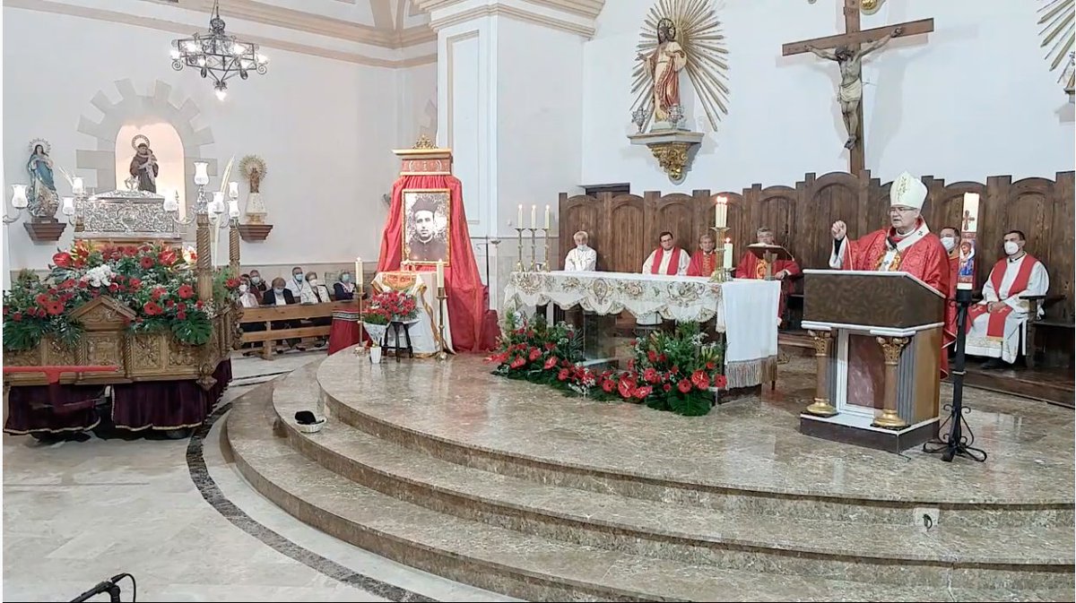 Los tres grados del amor a la luz del mártir Beato Miguel Amaro Ramírez según el <a href="/Obispofcerro/">✙ Francisco Cerro Chaves</a>:
1.- Amar al otro como a uno mismo
2.- Amar al otro viendo en él a Cristo
3.- Amar como Cristo