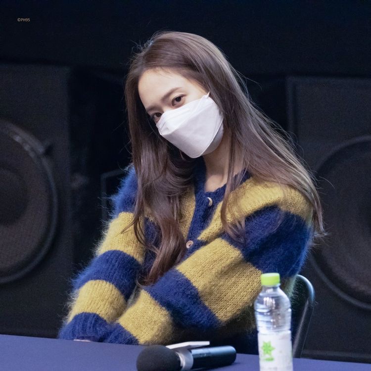 hourlykrystal's tweet photo. https://t.co/sBiZTgr9or