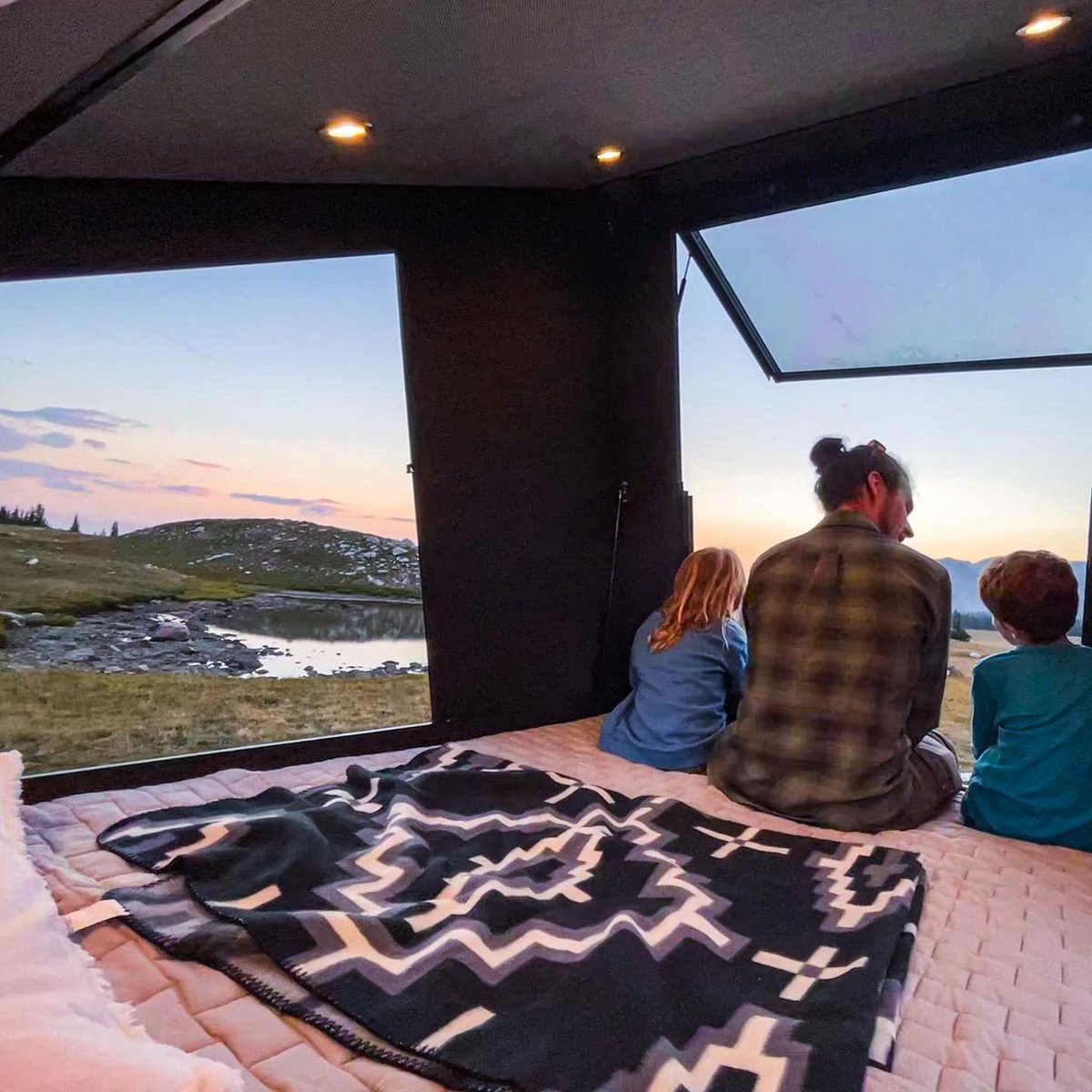redtailoverland's tweet photo. A camper disguised as a tent, or maybe it’s really a magic fort ✨ (according to the kiddos)

#rooftopcamping #rooftopcamper #rtc #rtt #magicfort https://t.co/A5aFibZWPJ