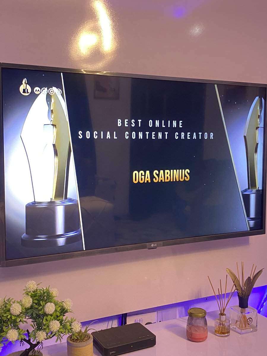 dammiedammie35's tweet photo. This is my fav part !! Oga Sabinus couldn’t believe his eyes😩. He said “Ha, Jesus, I never win award for Lagos before 😂” Well deserved !!! 💯 #AMVCA8 https://t.co/sB6KYA2urF