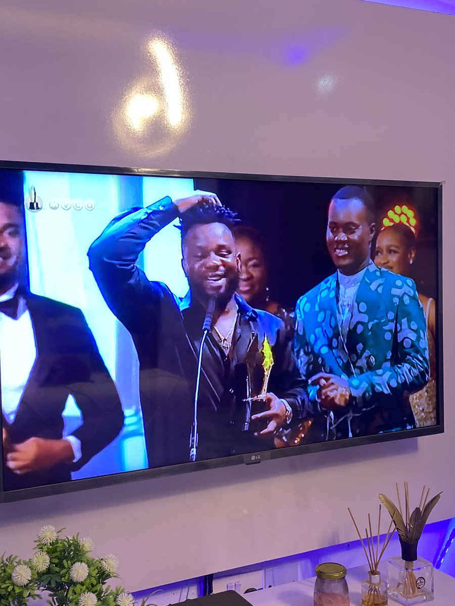 dammiedammie35's tweet photo. This is my fav part !! Oga Sabinus couldn’t believe his eyes😩. He said “Ha, Jesus, I never win award for Lagos before 😂” Well deserved !!! 💯 #AMVCA8 https://t.co/sB6KYA2urF