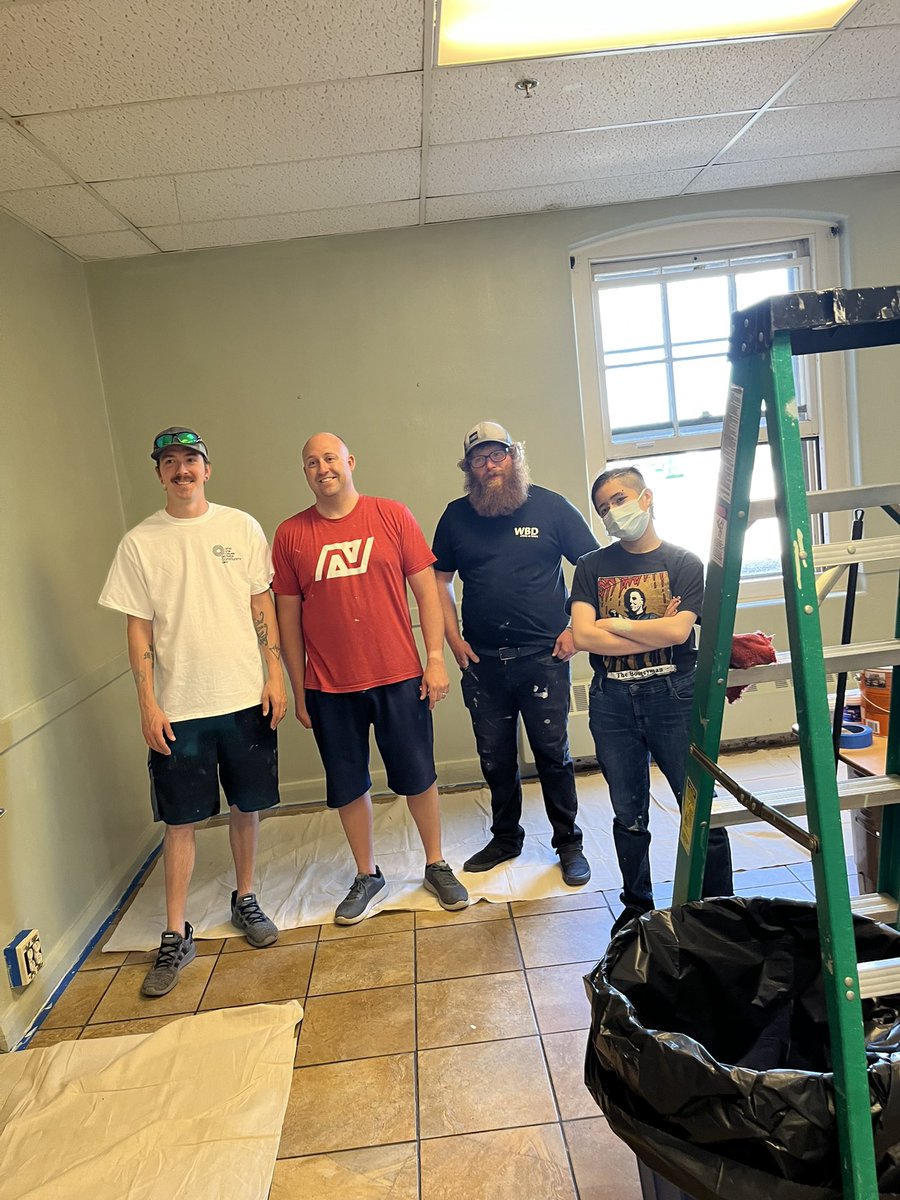 Curran4's tweet photo. Amazing partners #guiry’s and #BenjaminMoore give back to their community with @AmptheCause https://t.co/WWnhCMmmsJ