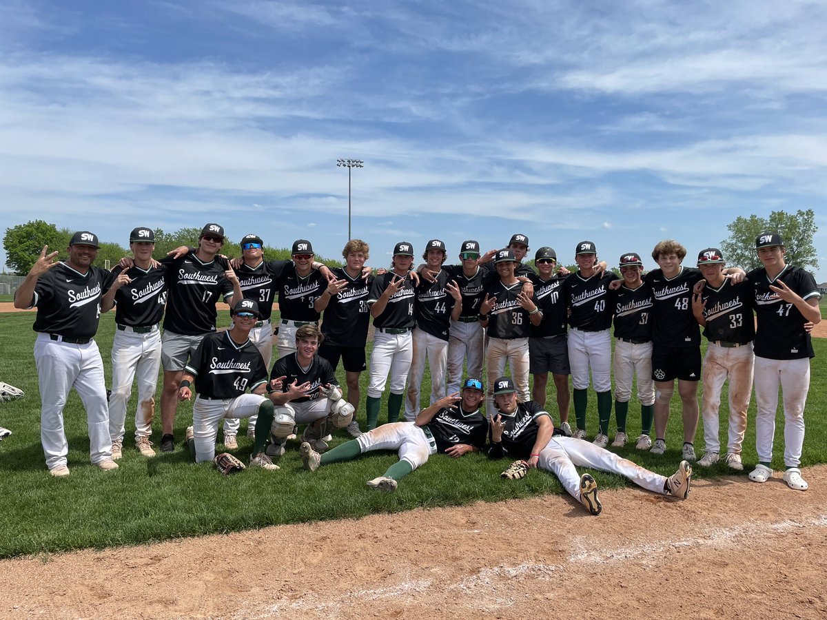 Back 2 Back EKL champs. JV played their best 2 games of season today. In championship game, they take down Blue Valley 3-2. Barnhart goes 6 strong in Gm 2 with Swickard picking up save. Solid at bats today with Flowers hitting a 💣 Proud of this group!