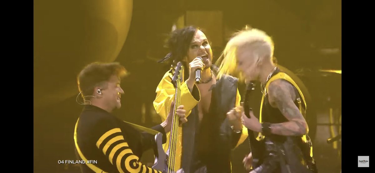 #Eurovision    #евровидение2022

Я: блин курьер опаздывает уже на час.. 

Курьеры Яндекса: