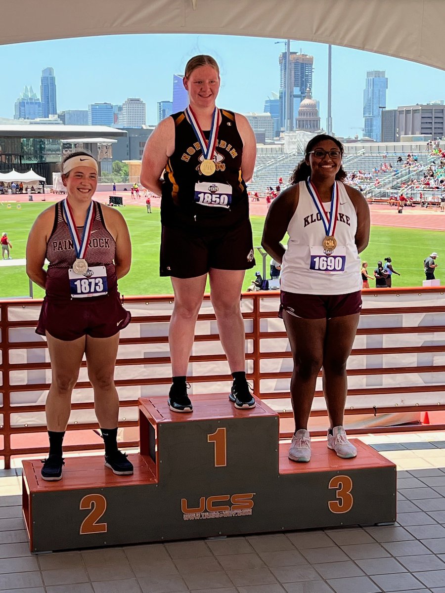 TrevorADavis_'s tweet photo. Maya crushed it at the UIL State Track meet and is bringing home the bronze medal after a 3rd place finish in the shot put!
It’s a great day to be a Cougar! #GoCougs

@KlondikeHigh @uiltexas @Texas1AFan https://t.co/KbPd7ngGEG