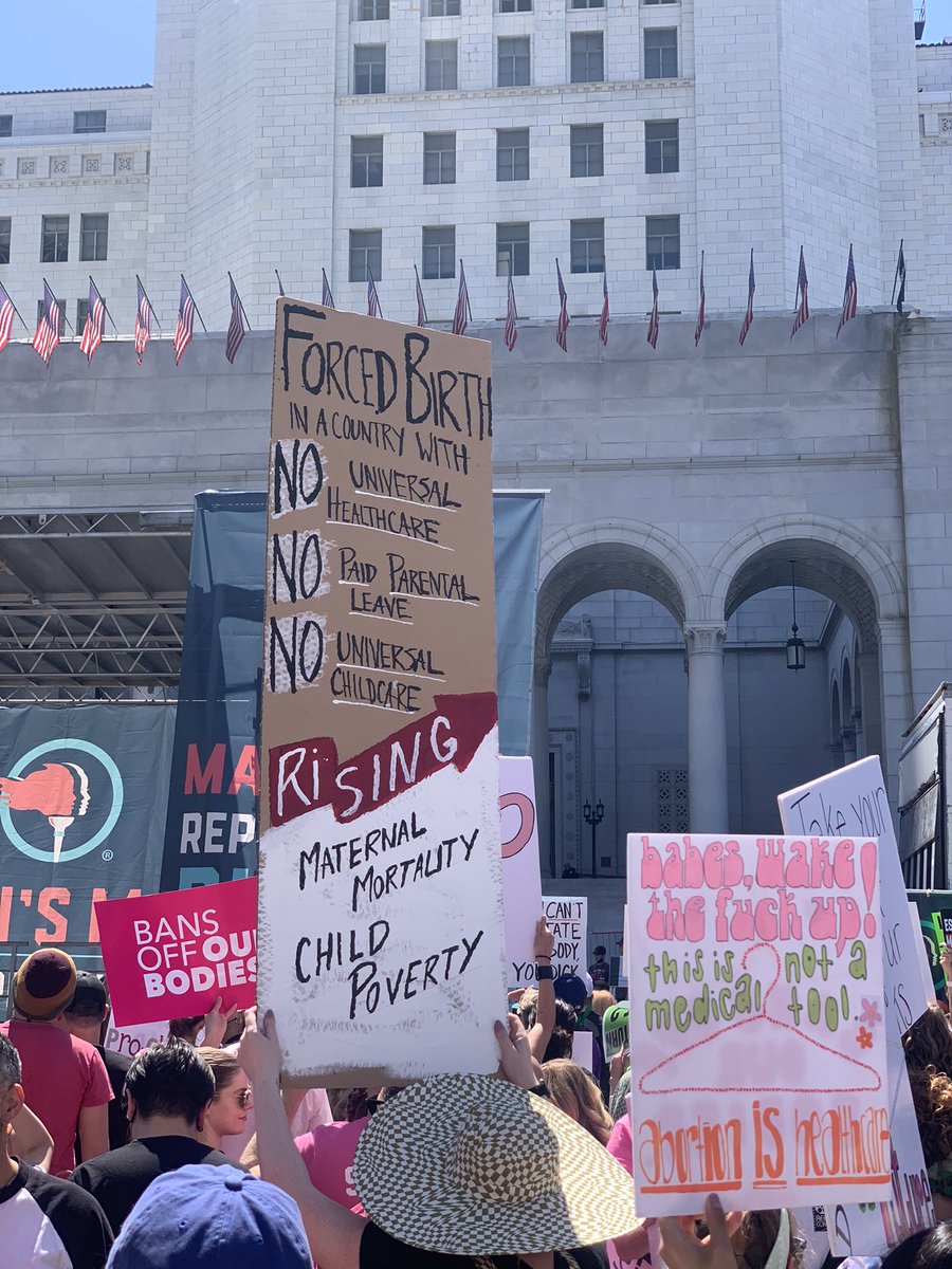 naya_jjk's tweet image. favorite signs from Women’s March in downtown LA today 
#abortionrights #WomensMarch #ReproductiveRights