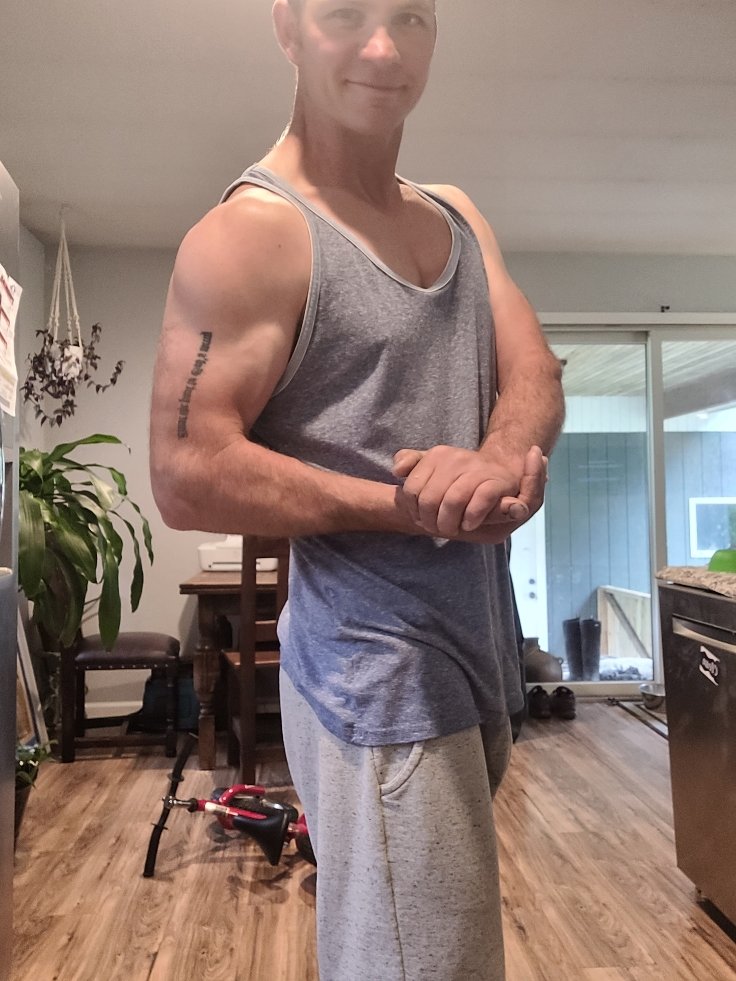 s3thd30's tweet photo. Got a nice little shoulder pump today! 💪 #fitness #fitfam #itsadeepburn https://t.co/U3X1LUhKXx
