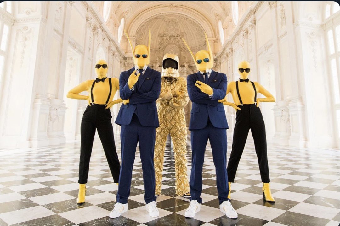 Esccanada's tweet photo. Okay 🐺🐺. Let’s win this thing. Owwwww! 🇳🇴🇨🇦🍌 #Eurovision #Canada https://t.co/stKP5sN0LC