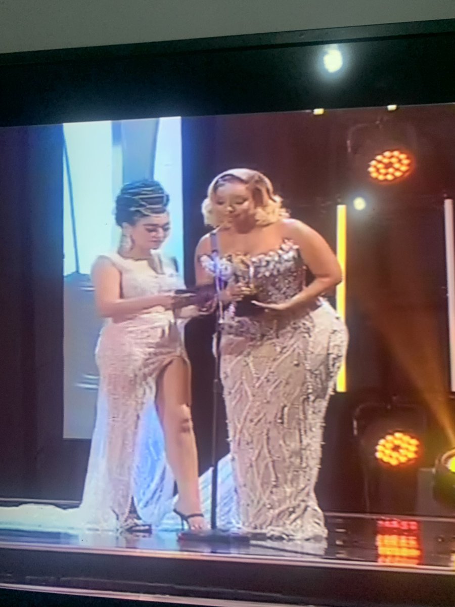 Ms_Mideey's tweet photo. This is hooge! 🤯🤯
Ok let me concentrate a little 👀
 #AMVCA8 https://t.co/GZvqINkFWa
