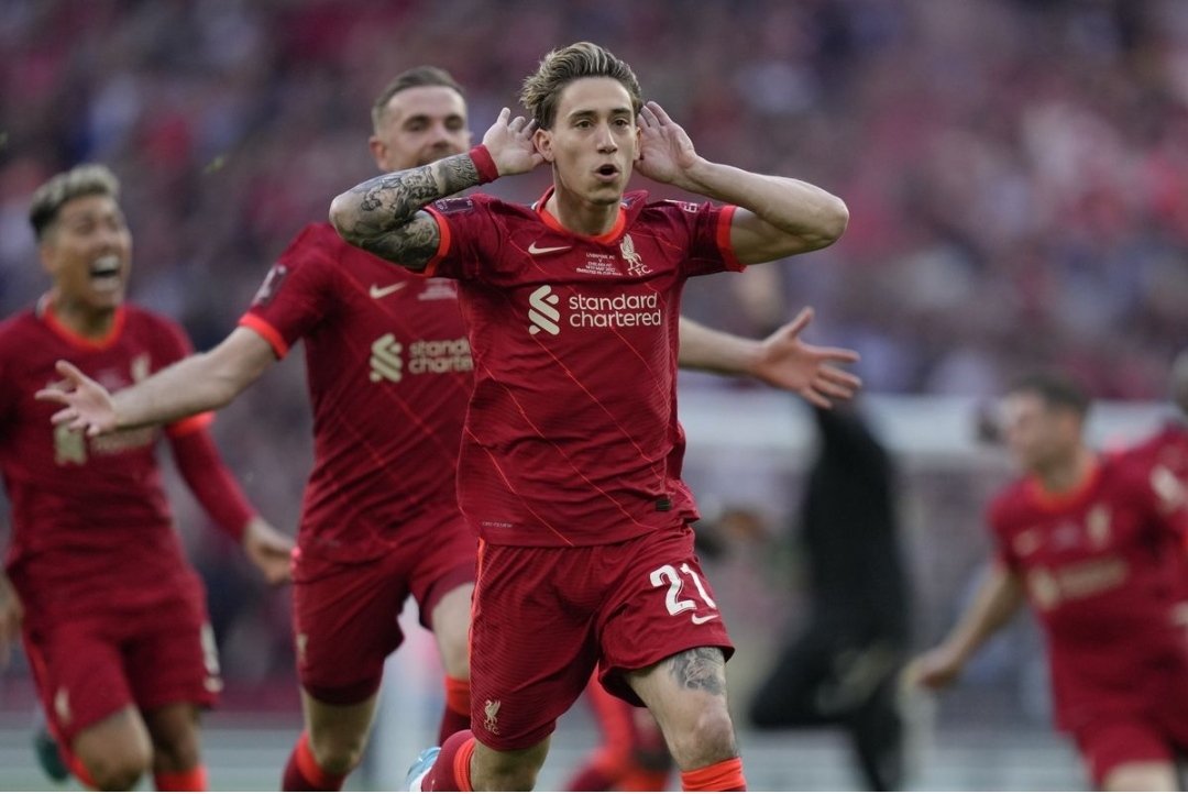 bullean_'s tweet photo. TSIMIKAAAAAS!🇬🇷🛑💪
THE GREEK LIONHEART!🦁
#Liverpool #tsimi #tsimikas
#FACupFinal https://t.co/vF8W5KugIb