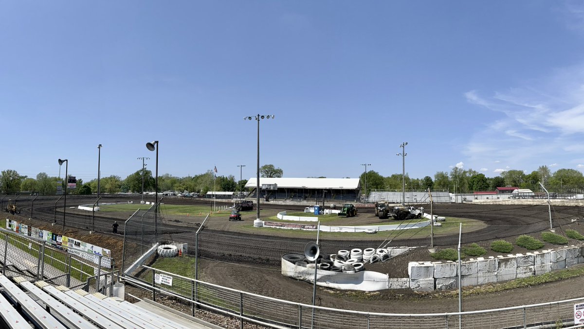 khifan's tweet photo. Blessed to be heading into another perfect evening for racing! Thank you Ma Nature!
@FALS_NATION
#ILSpeedweek https://t.co/olGUEK1jd0
