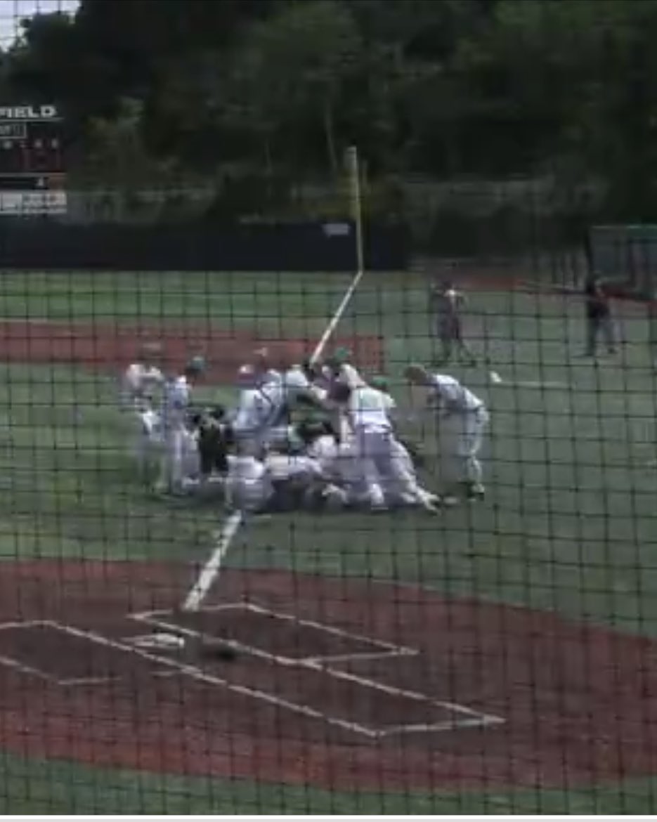 joykannady's tweet photo. Great job guys! 💚@VBSDbaseball https://t.co/Ejhpt8YLx7