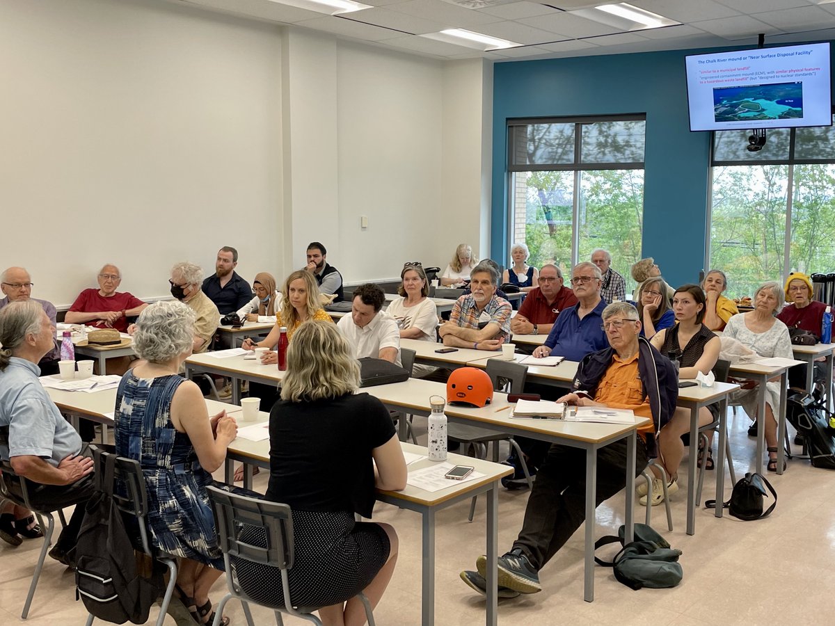 NPDPontiacNDP's tweet photo. Superbe événement avec des dizaines de citoyen·ne·s engagé·e·s contre le dépotoir de #ChalkRiver #polcan #NPD #NDP https://t.co/8GvmvCkJQC