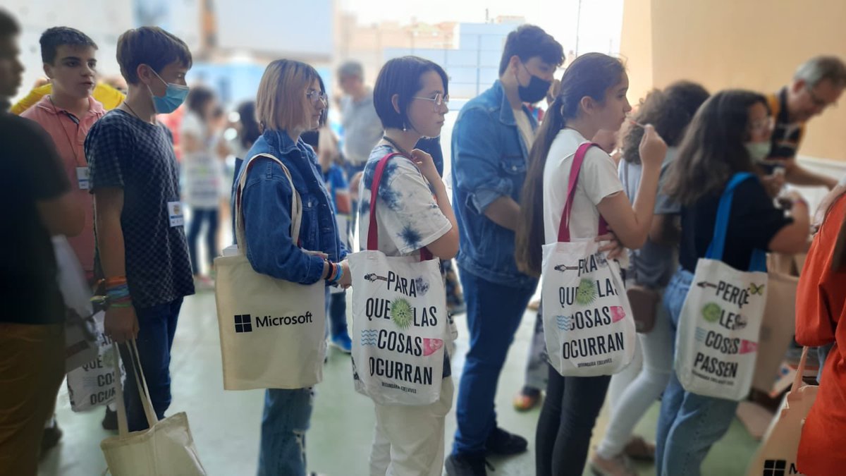 Queremos agradecer a a <a href="/Edelvives/">Edelvives</a> y <a href="/MicrosoftEduEsp/">Microsoft Educación</a> por su colaboración y apoyo al colegio en los 
#JuegosDelHabla2022 y a @EMusicaRocio por alegrarnos con su música 
<a href="/equipomotorIyC/">iniciativaycomunicación</a> <a href="/cepmarbellacoin/">CEP Marbella-Coin</a> #JuegosDelHabla
¡Gracias!

#maristas #masqueaulas