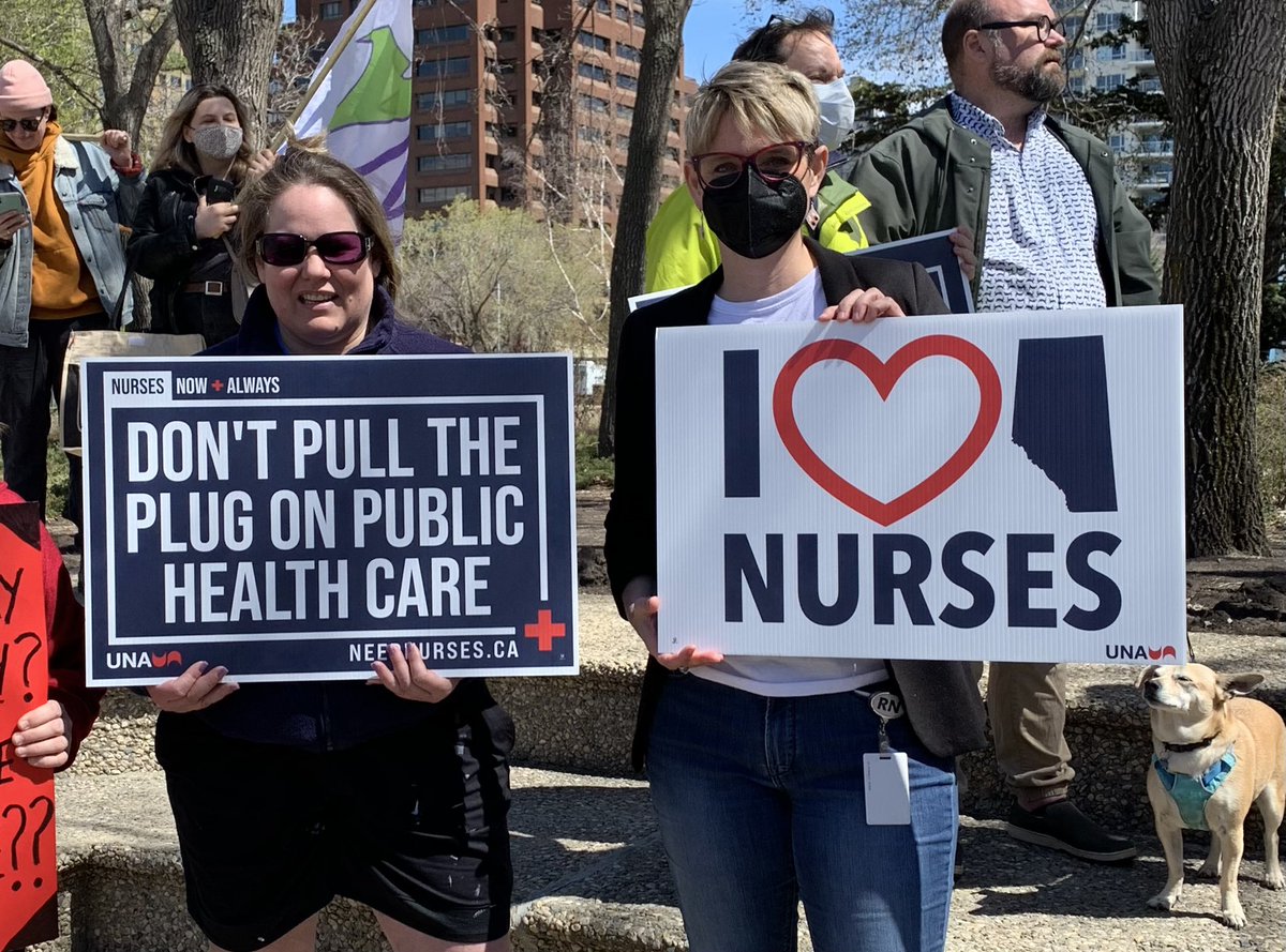 UnitedNurses's tweet photo. 📣Hundreds of Albertans are rallying for public health care at the Alberta Legislature in #yeg, as well as locations in Calgary, Lethbridge, Medicine Hat and Red Deer. ✊#PeopleNotProfit #neednursesnow #ableg https://t.co/lg7wslbp5G