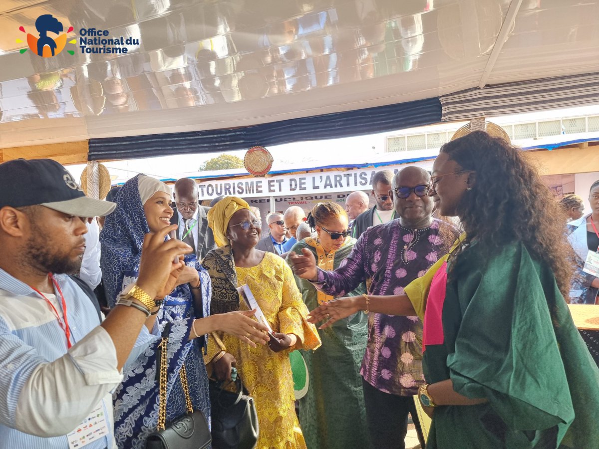ExploreGuinee's tweet photo. [ 𝐒𝐈𝐂𝐓𝐀 2022 ]

Vivez en image la première journée du Salon International de la Culture, du Tourisme  et de l’Artisanat au Stand de l’Office National du Tourisme de Guinée.

#ONT #SICTA #Promotion #DestinationGuinee https://t.co/j3XWOwQ50e