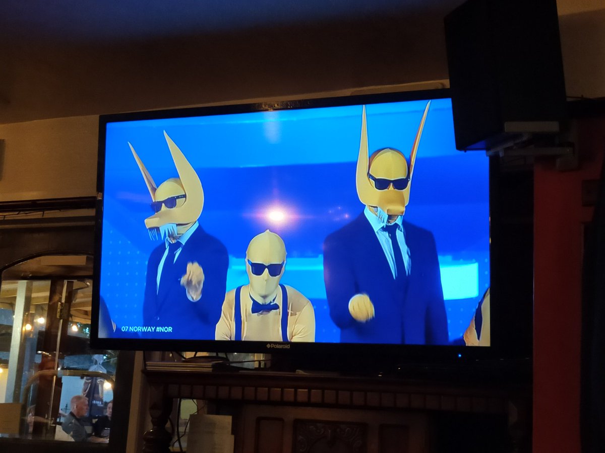 daniel lester tweet media