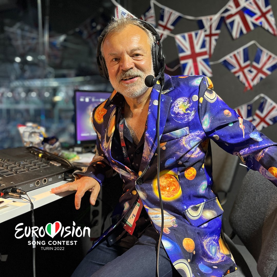 CraftyHippoUK's tweet photo. Obviously my cat co-ordinated her outfit with @bbceurovision presenter @grahnort for @Eurovision https://t.co/PQUB3h8A2l