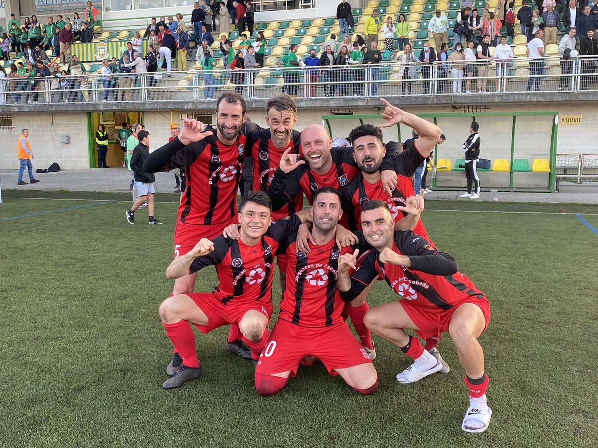 UMEscobedo's tweet photo. 📸 🍾🍾

Regalo estrella al PUEBLO de Escobedo

SI SI SI NOS VAMOS A MADRID 💪🏻💪🏻⚫️⚪️ https://t.co/pVDTQnbyFA