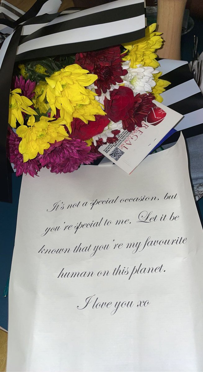 olamyposi's tweet photo. Got my first flowers 💐😍 https://t.co/Z1TdvFmzQx