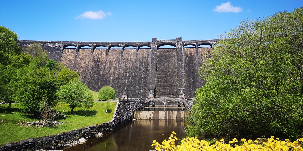 daiwill1970's tweet photo. Nice blast up to elan Valley,God must have been Welsh 😍 https://t.co/gDE1hpMZL8