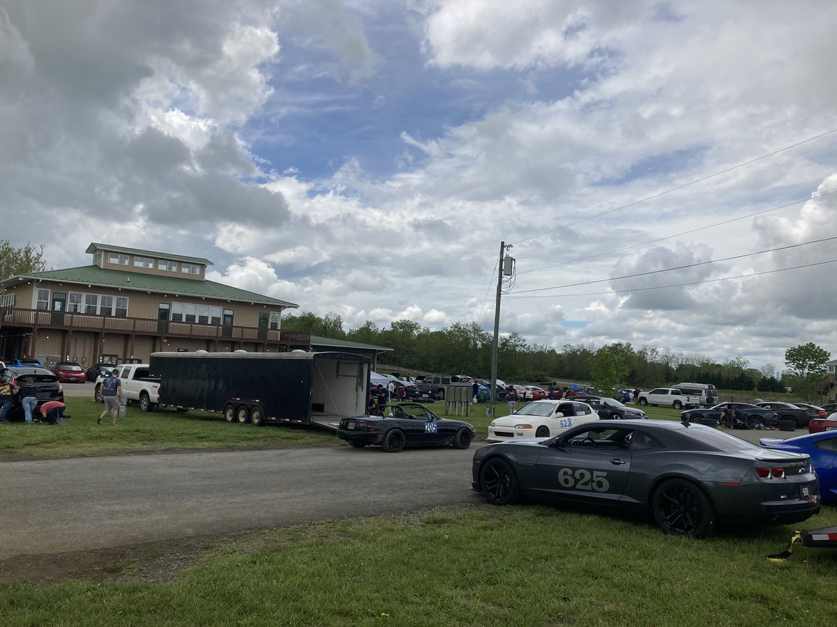 Fleet410's tweet photo. #Track Day https://t.co/0jzhHgN484