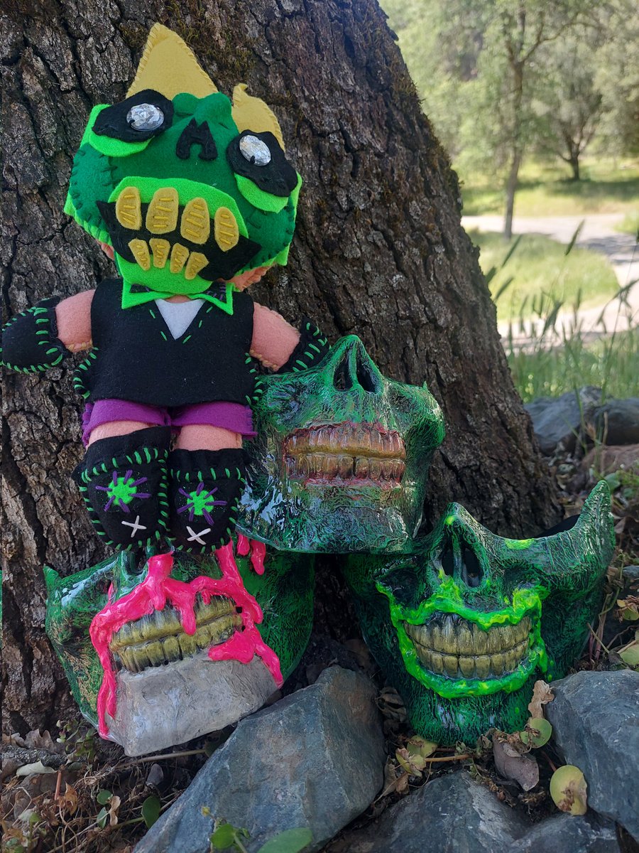 dangerkirby's tweet photo. Look at what's gonna be available tonight at @HOODSLAM Grab yourself some handmade Doc Atrocity merch by yours truely! Join your local cult #hoodslam #docatrocity #joinacult #prowrestling #crybaby #Oakland https://t.co/t7Gw5ajMlc