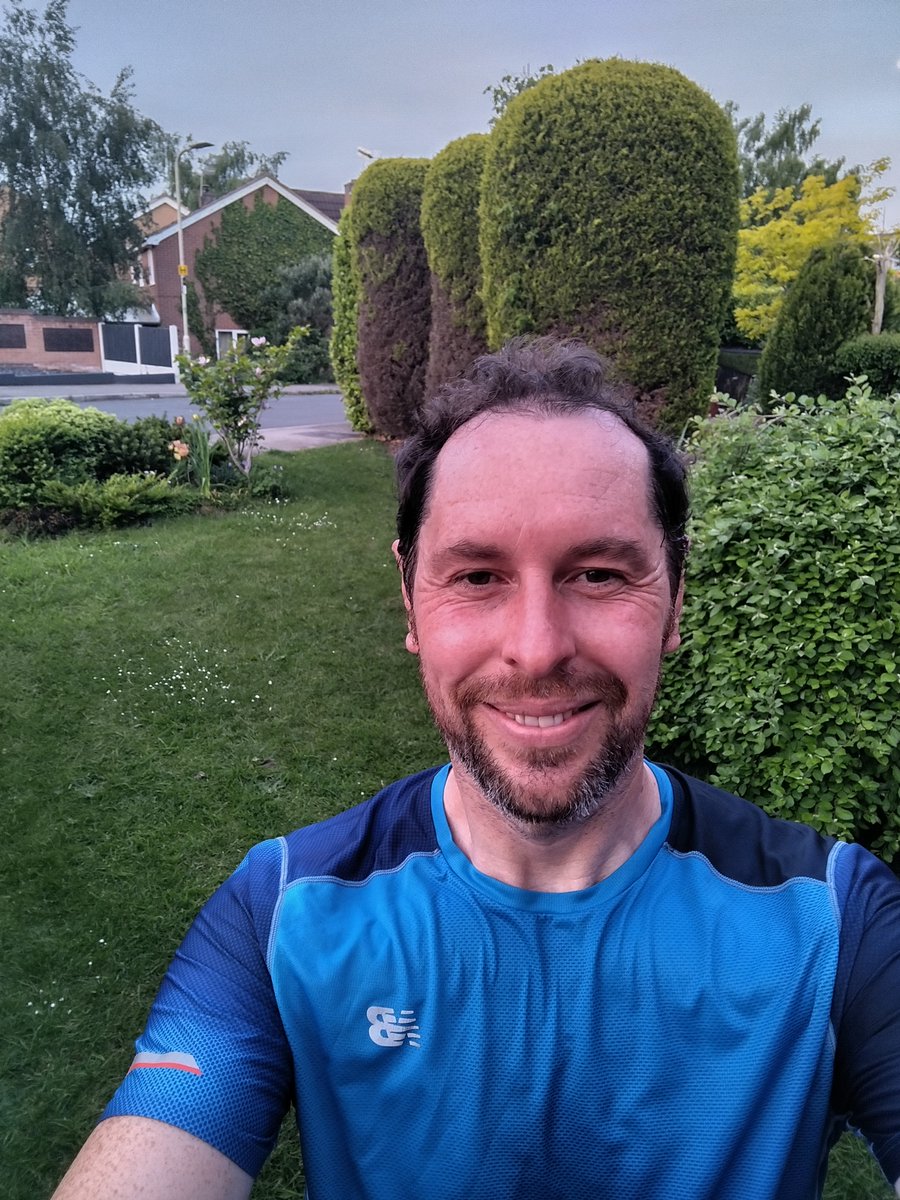 SysmexOncology's tweet photo. It's a lovely evening in the UK to take part in the #MagTeam5k to raise some cash for the #ASBrS Foundation.  @endomag Time for a cold one. #speedblur:) https://t.co/S3iJOeQ0Zi