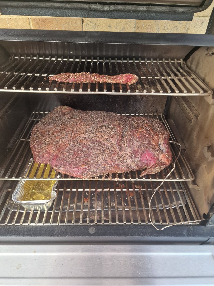 Dazcheff's tweet photo. @TraegerGrills @TraegerGrillsUK cooking up some brisket on traeger day ! https://t.co/drZtAU7pFT