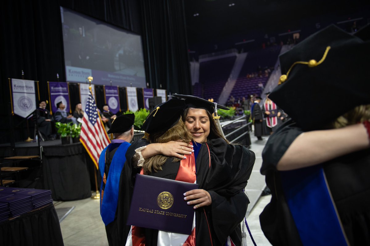 KState's tweet photo. I know a spot that I love full well 💜🎓
Congratulations to the K-State Class of 2022! https://t.co/V3mQHMv8nA