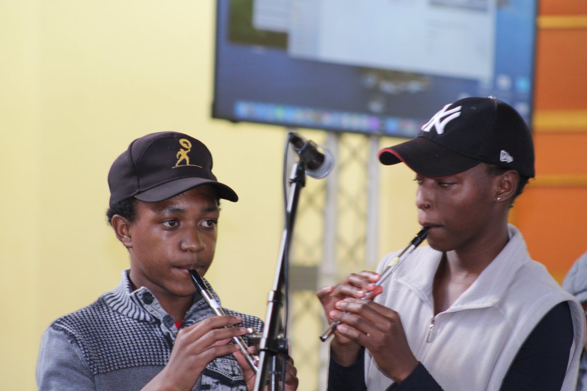 MICentre4Music's tweet photo. The Penny Whistle Ensemble also graced the audience with an amazing performance. 
#earlychildhoodeducation #MorrisIsaacsonCentreForMusic #micm #micm2022 #musiceducation #earlychildhooddevelopment #soweto #community #BlackMusicMeta https://t.co/iPEZTqq0oy