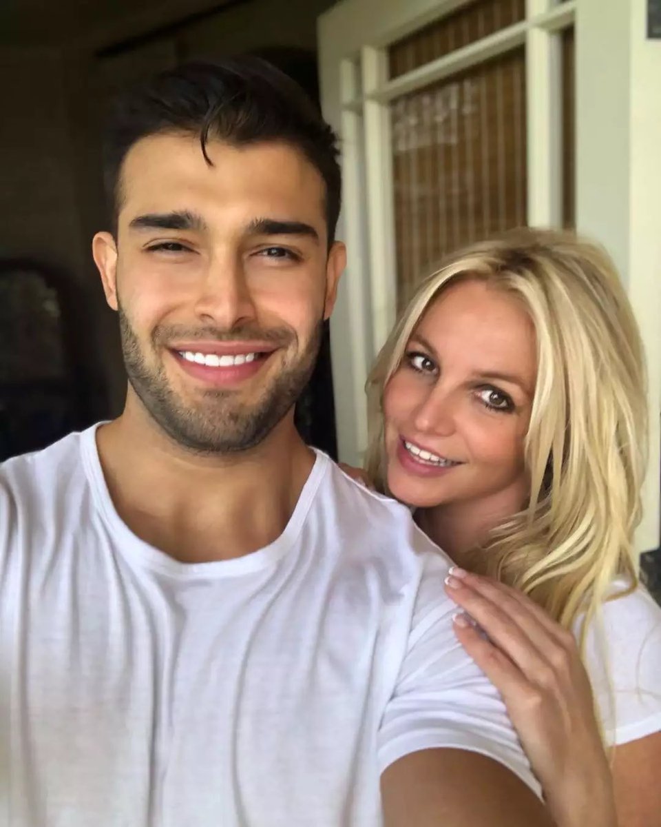 PopBase's tweet photo. Britney Spears and Sam Asghari announce they have sadly lost their baby due to a miscarriage. https://t.co/dSOfZZ8GnI
