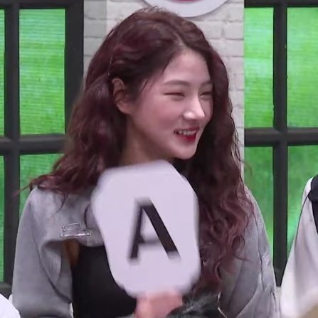 caibingist's tweet photo. her hair 🥺 https://t.co/loB5M4aJM7