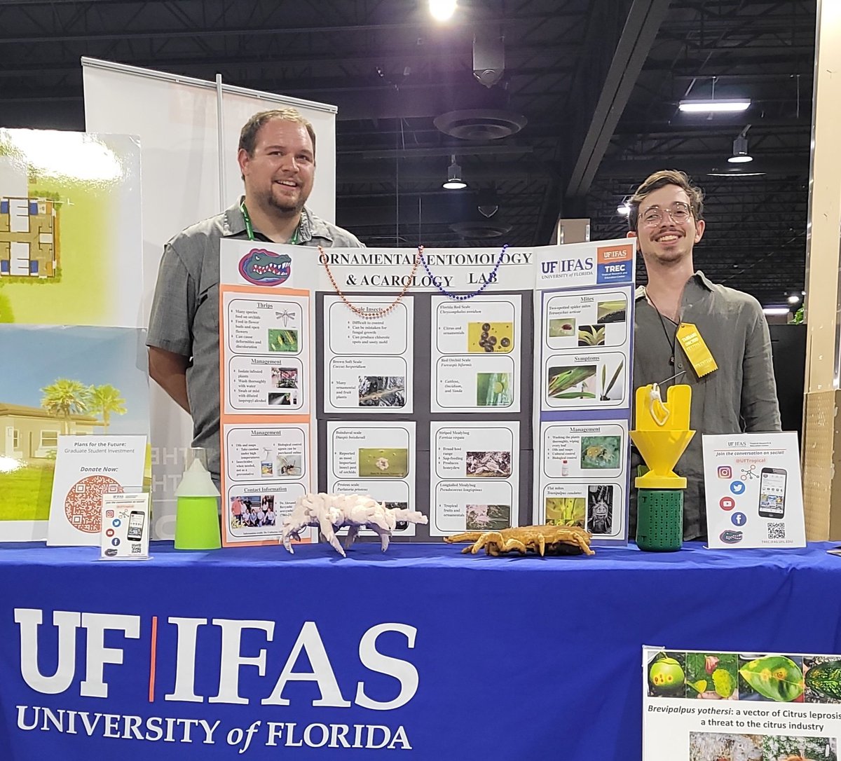 ADanielGreene1's tweet photo. We had a great time sharing information on the entomological and acarological research that we conduct at the Tamiami International Orchid Festival! 😀 https://t.co/8z4lmGvECW