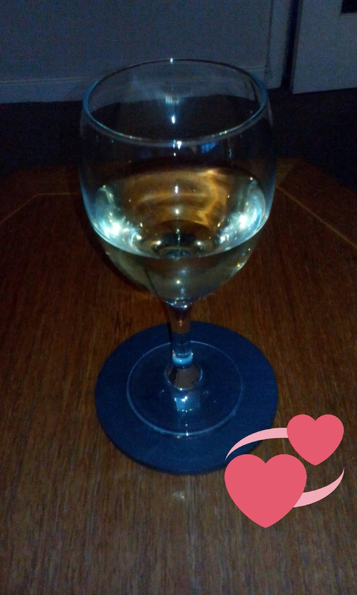 knowles_ali's tweet photo. Raise a glass #SongNumber9 #SirTerryWogan #Eurovision2022 #Eurovision π·π https://t.co/y5deb5BN4n