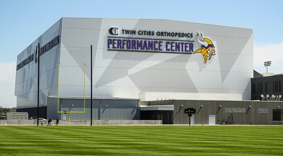grant_union's tweet photo. First day of Rookie Camp for the @Vikings and former Pacer and @OleMissFB Rebel is ready to work. Good Luck @Orlando__Umana Pacer Nation is sending you all our prayers and positive thoughts. π΅π‘π΄#pacerforlife #SEC @CReedGHS @CoachLeach3 @Coach_Ferg7 @SydThompson23 https://t.co/mIUqUwaotu