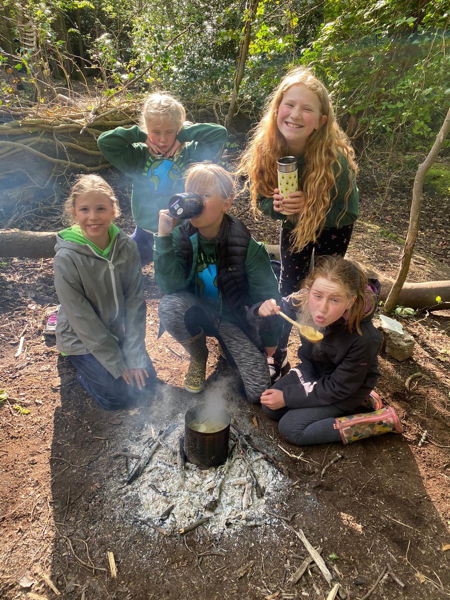 Earth Calling tweet media