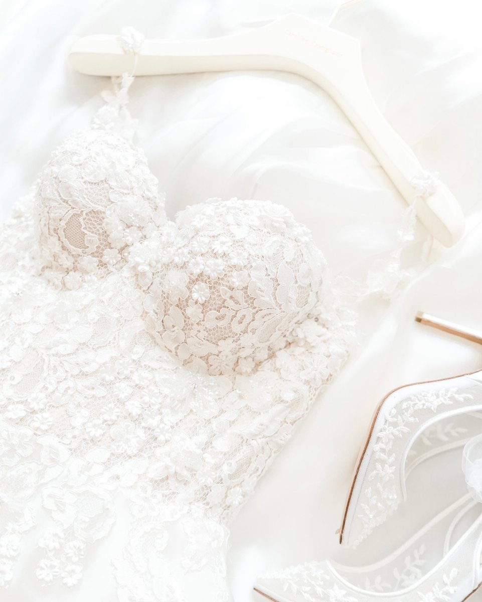 Last minute brides 🌟

Our beautiful Tahiti gown by British designer Caroline Castigliano, is now available to purchase off the rack from our collection. Check out our website sale section for more information about the dress.

DM if you would like to see photos of the dress.