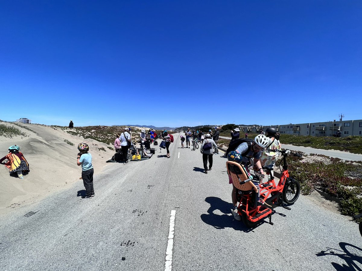 vikkrraant's tweet photo. #KidicalMass with @KidicalMassSF https://t.co/tgCpJLWwi6