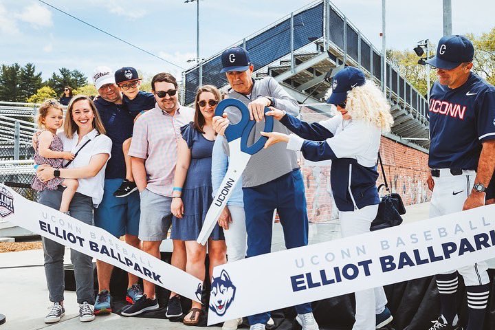 UConnHuskies's tweet photo. A historic day for the #HookC ⚾️🏟

Thank you to Doug Elliot and his family for their generous support of @UConnBSB! https://t.co/bSETMI3F3h