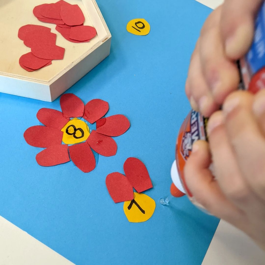 BuildMathMinds's tweet photo. Perfect spring time math activity from @zandersfunfactory  🌸🌸 🌸 
・・・
I made the center of the flower and put a number on it and Zander practiced his counting by adding the correct amount of petals!

#mathactivity #mathisfun #iteachelementarymath https://t.co/EVz1ej3wlq